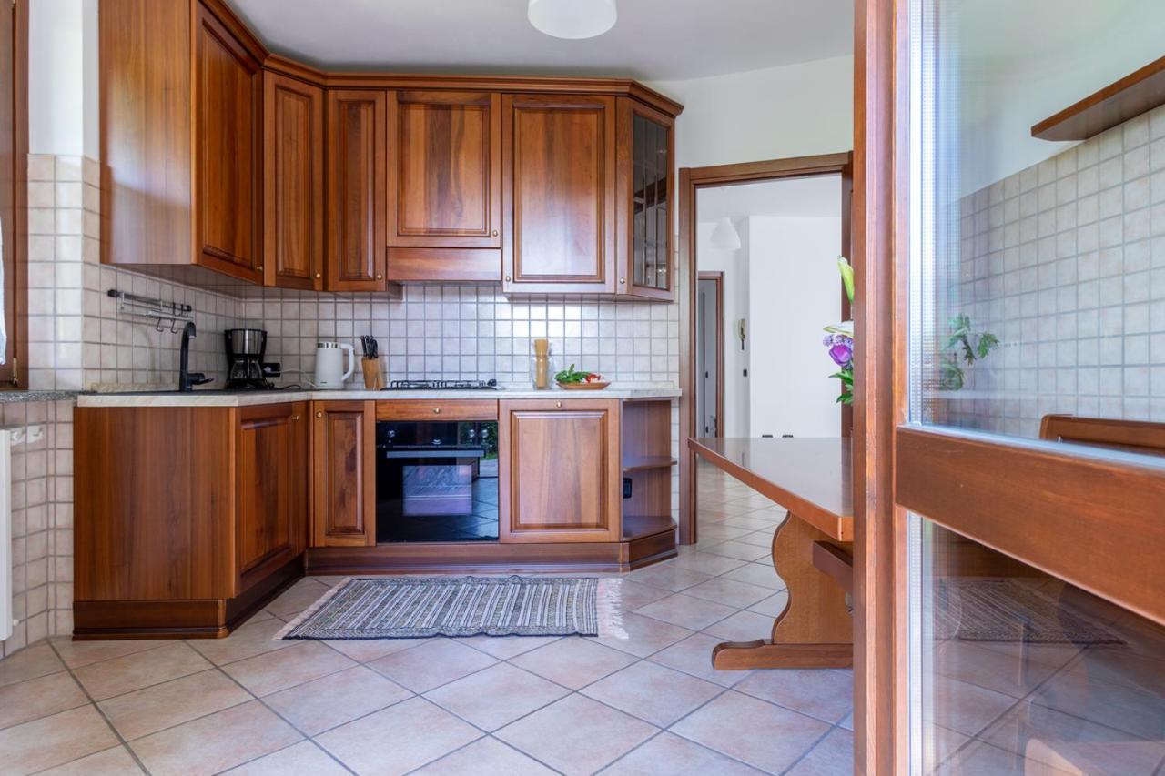 Profumodilago Angera Exterior photo